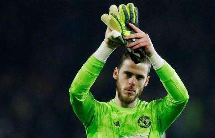 How much will David de Gea and Manchester United players waive if they accept 30% wage cuts?