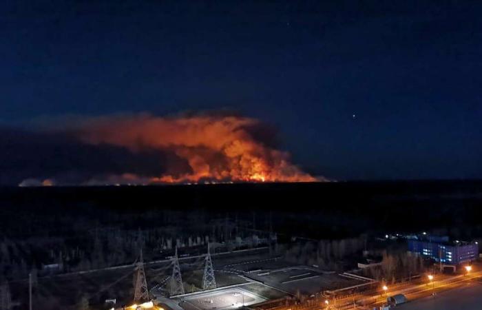 Chernobyl nuclear site threatened by massive wildfires