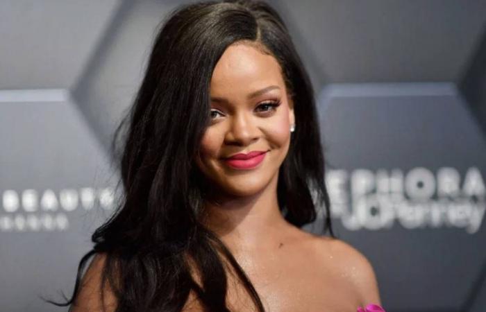 Bollywood News - Combating Covid-19: Rihanna sent ventilator to dad Robert...