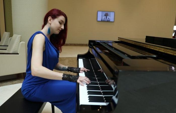 VIDEO: Pianist raises spirits of patients with ‘Music of Hope’ in UAE