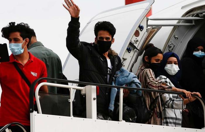 Coronavirus: More than 50 migrants stranded in Greece by pandemic flown to Britain