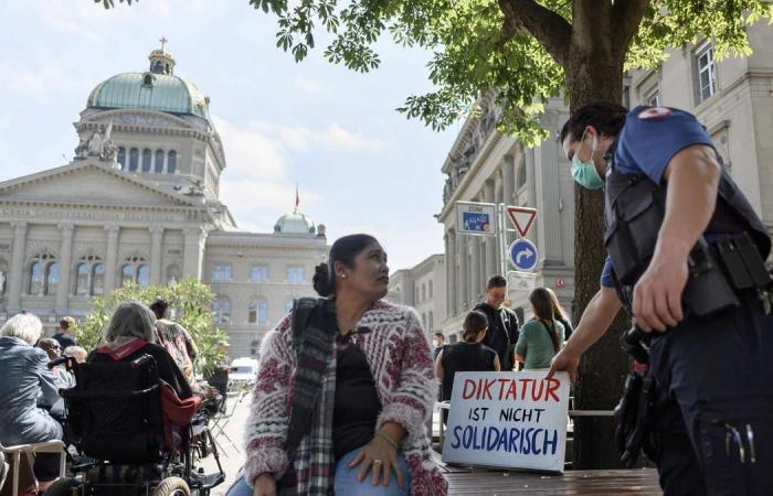 Coronavirus: Thousands protest lockdown across Europe as countries open borders
