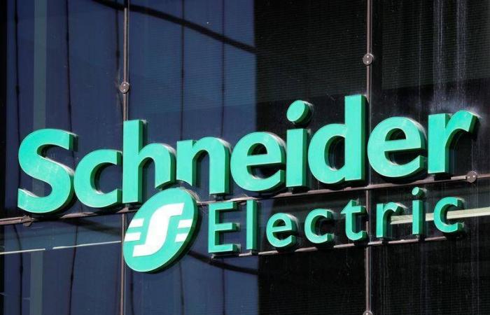 Schneider Electric, Aveva eye data center market