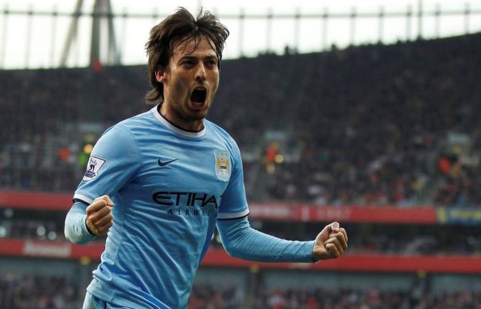 David Silva extends Manchester City stay to delight of Pep Guardiola