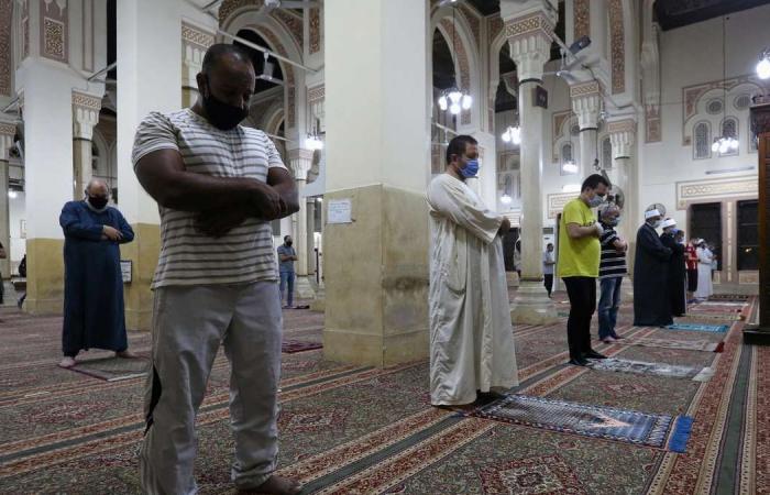 Worshippers at mosques 'ecstatic' as Egypt allows public prayers