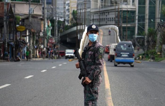 Philippines extends coronavirus lockdown in central city