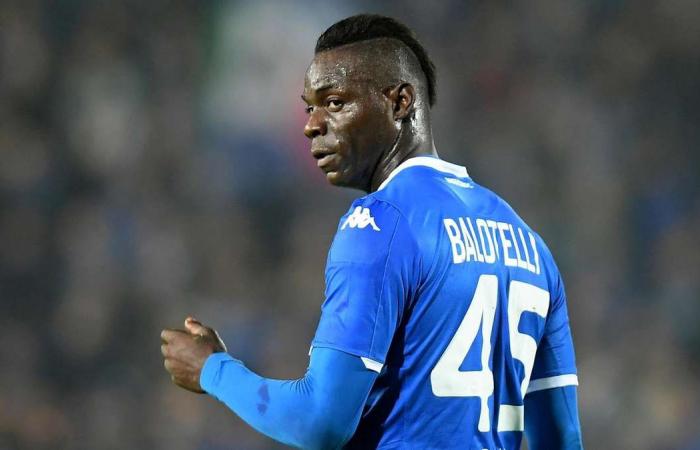 Sharjah deny making an offer to sign Mario Balotelli