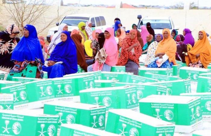 Saudi Arabia’s aid agency provides aid to fire-ravaged camp in Somaliland