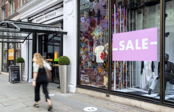 Coronavirus: London deserted as shops struggle post lockdown