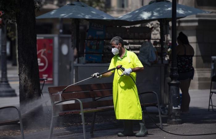 EU grapples over virus recovery plan, Barcelona in lockdown