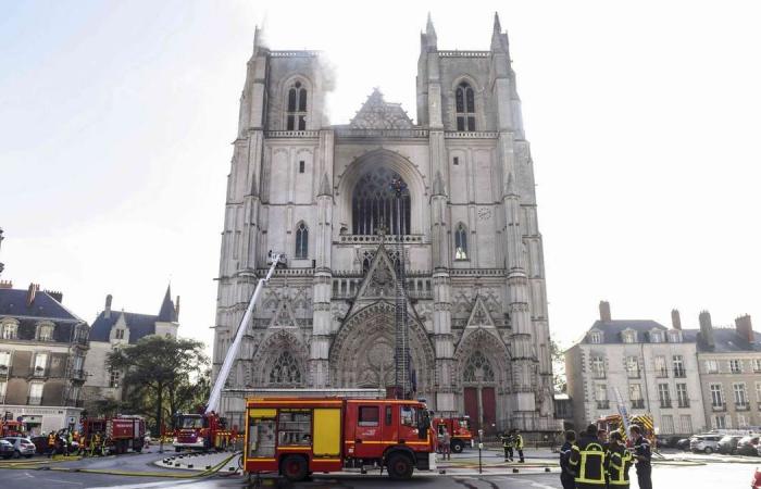 Nantes cathedral fire: volunteer admits to arson