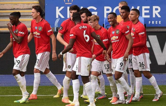 Manchester United and Chelsea clinch top four on final day of Premier League season