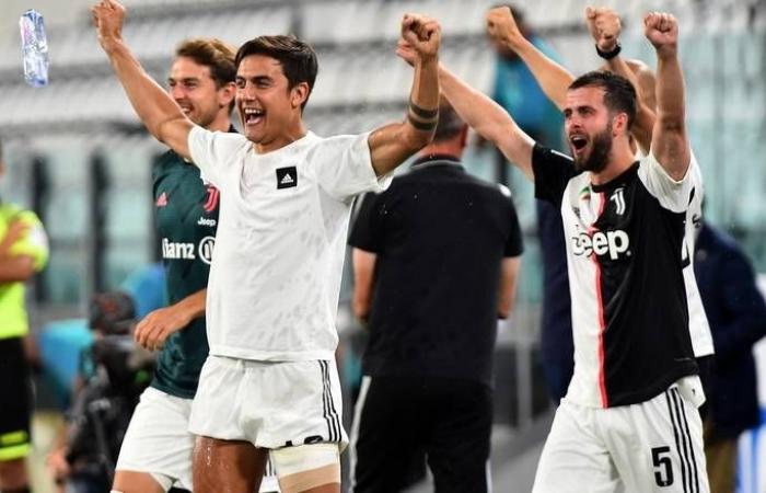 Dybala could miss Juve's Champions League clash with thigh injury