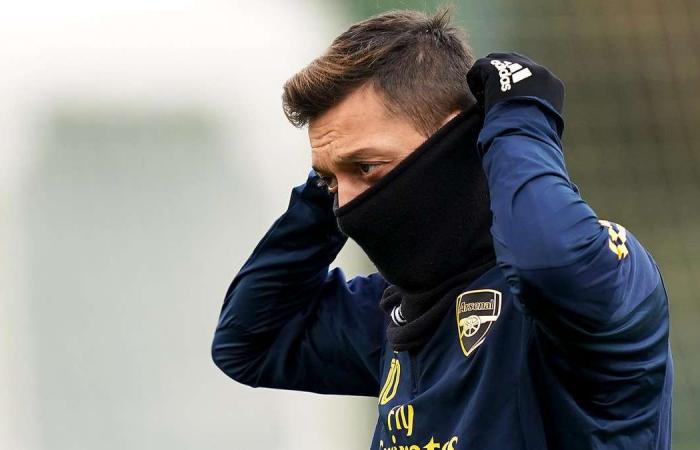 FA Cup final: Mesut Ozil unused, unwanted and in danger of catapulting Arsenal back to austerity