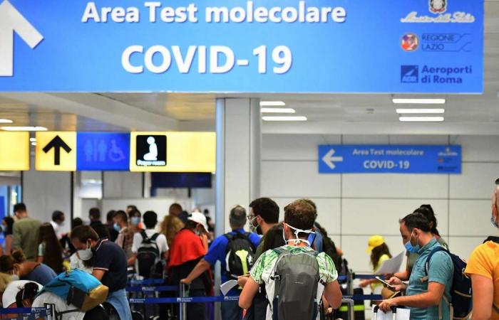Coronavirus: Italy starts testing arrivals from at-risk nations