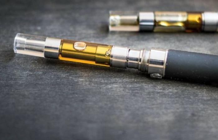Customs ban individuals from importing electronic cigarettes