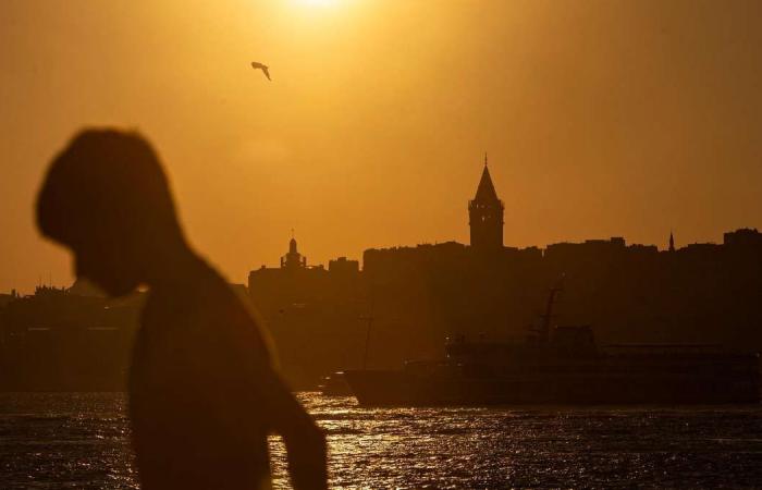 Coronavirus: Turkey hits second peak as fresh restrictions imposed