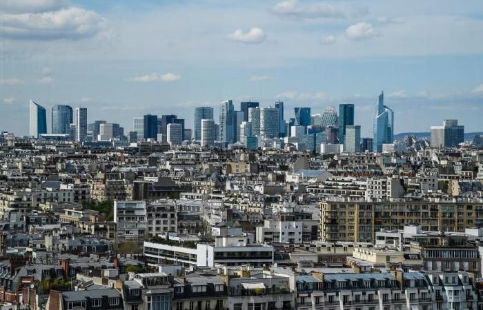 France unleashes $118.3 blln stimulus to revive economy