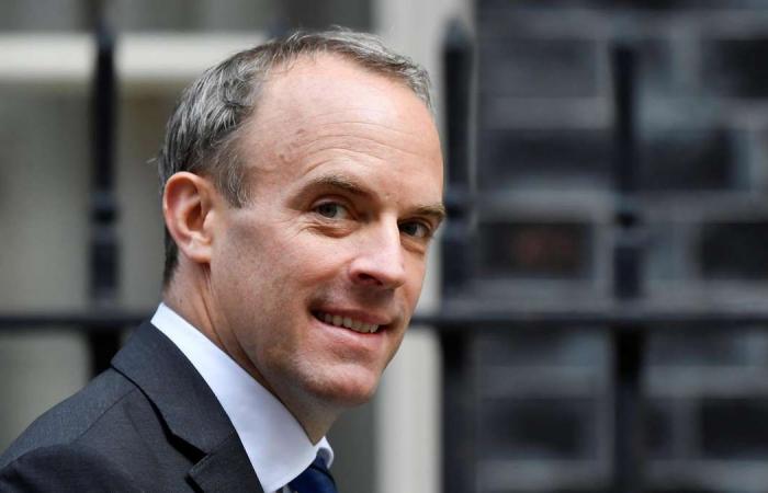 Coffee shop confusion over UK’s new Covid rules as even Dominic Raab is stumped