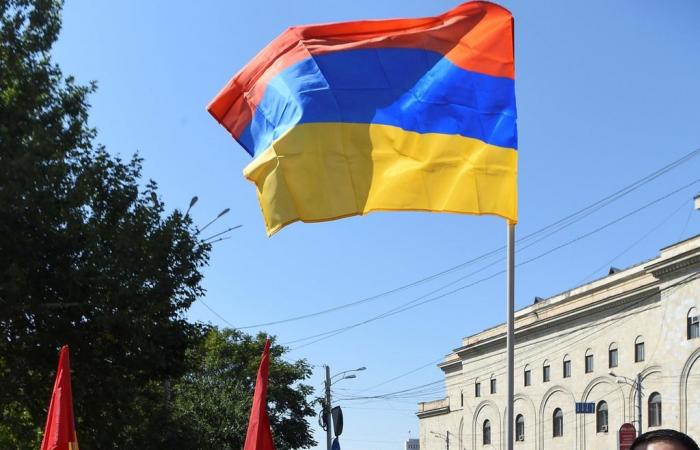 Armenia rallies to ‘defend homeland’ over fighting with Azerbaijan