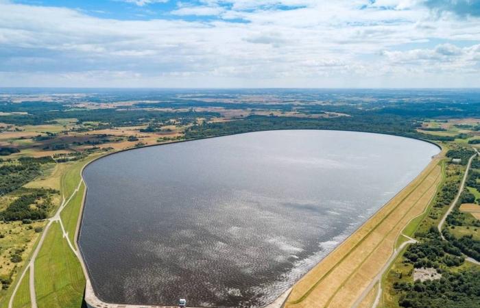 Sun, water and ice: Lithuania tests floating solar power