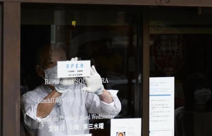 Cities going back into lockdown as global coronavirus case pass 35m