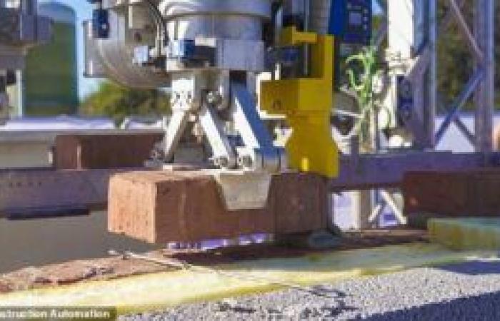 Construction workers are in danger … a robot that builds an...