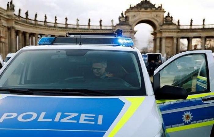 Germany closes Berlin and major cities to contain Corona