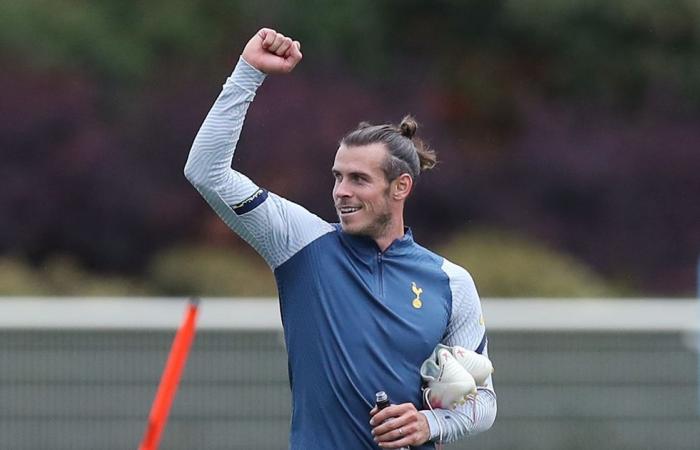 Milik plans to make Tottenham headlines the morning Gareth Bale holds...