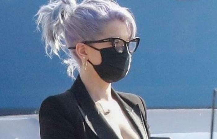 Kelly Osbourne shows 40 kg weight loss in a tight black...