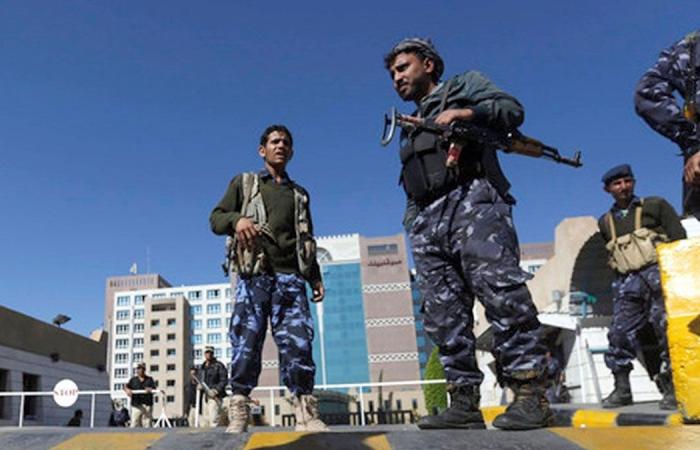 Yemen … a gunman kills 12 members of his family and...
