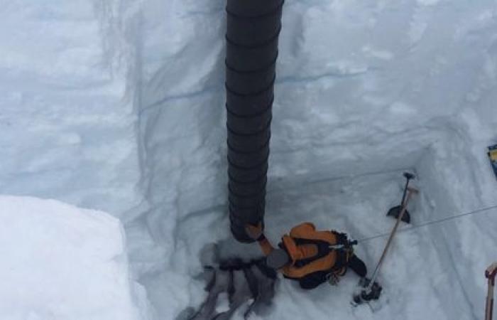 Investigators discover the engine under Greenland’s ice sheet from Air France’s...