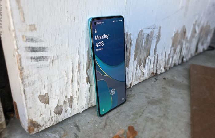 The OnePlus 8T durability and display benchmark results aren’t surprising