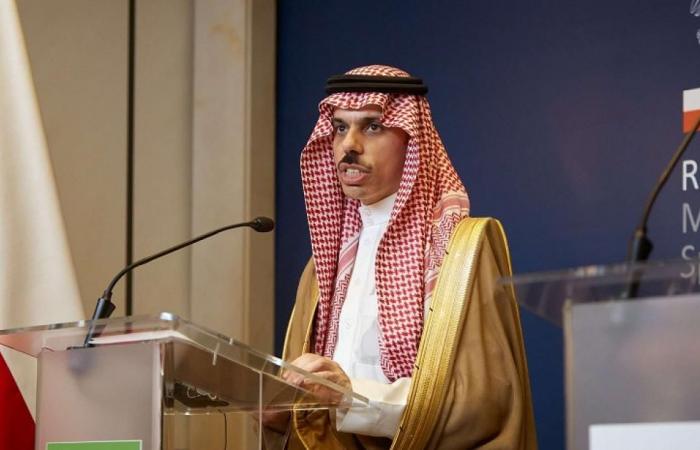 Saudi Arabia expects a soon solution to the Qatar crisis if...