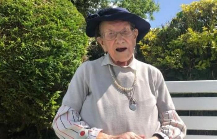 WATCH: Irish woman writes letter to nation on 107th birthday