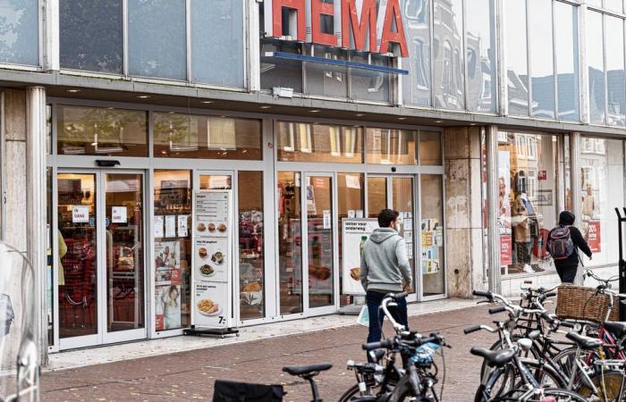 The family behind Jumbo wants to make HEMA a Dutch company...