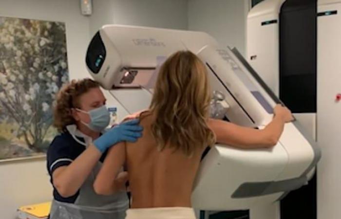 Amanda Holden films her mammography for Breast Cancer Awareness Month