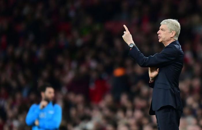 Arsene Wenger responds to Arsenal fans who sang: “Spend some money”.