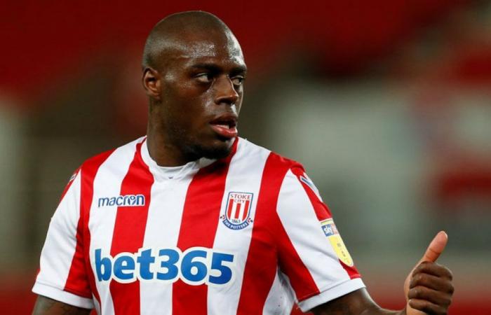 LIVE discussion: Martins Indi makes AZ debut, VVV is missing two...
