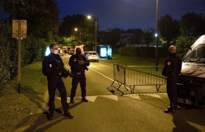 History teacher beheaded in France: four people including a minor placed...