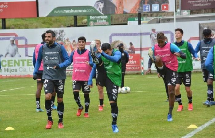 Independiente del Valle assures that 15 of his players tested positive...