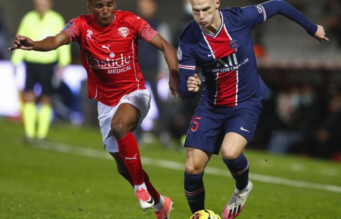 Mitchel Bakker takes the lead with PSG | Football