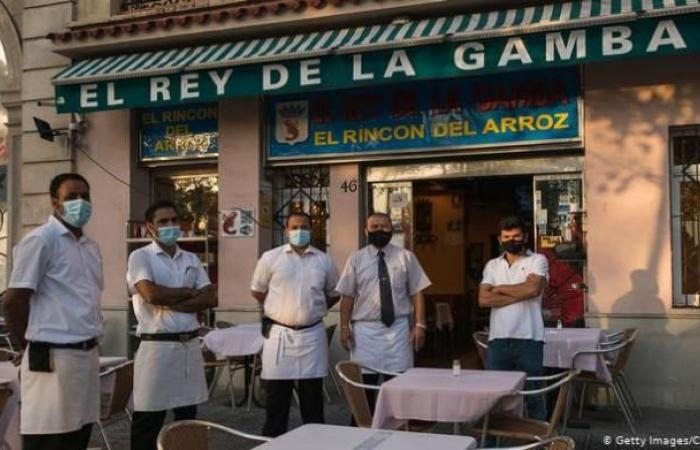 Why does the Corona epidemic hit Spain hard? | ...