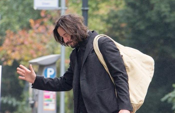 Keanu Reeves, 56, says goodbye to girlfriend Alexandra Grant, 47, when...