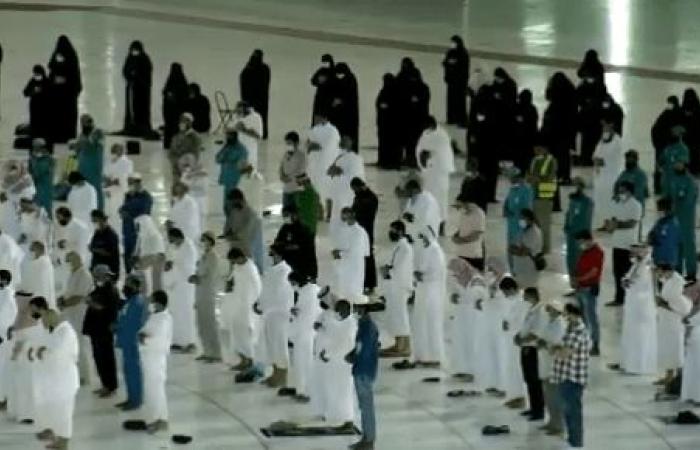 After 7 months of closure, Saudi Arabia allows prayers at the...
