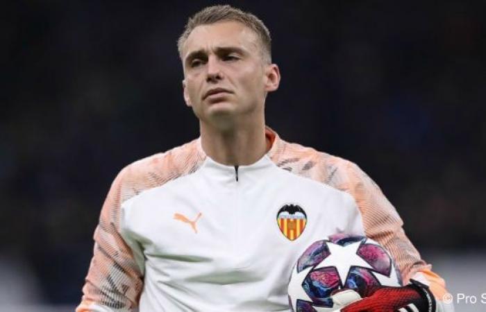 Abroad: Cillessen is hoping for a base near Valencia