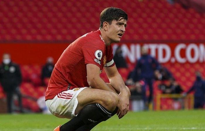 Manchester United leave Harry Maguire and Edinson Cavani at home because...