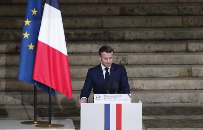 “We will not give up caricatures, drawings” affirms Emmanuel Macron