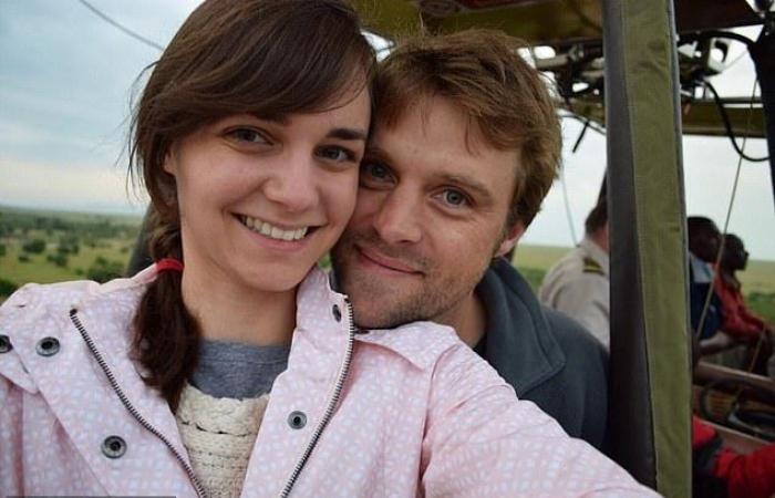 The neighbor actor Jesse Spencer is getting married to his girlfriend...