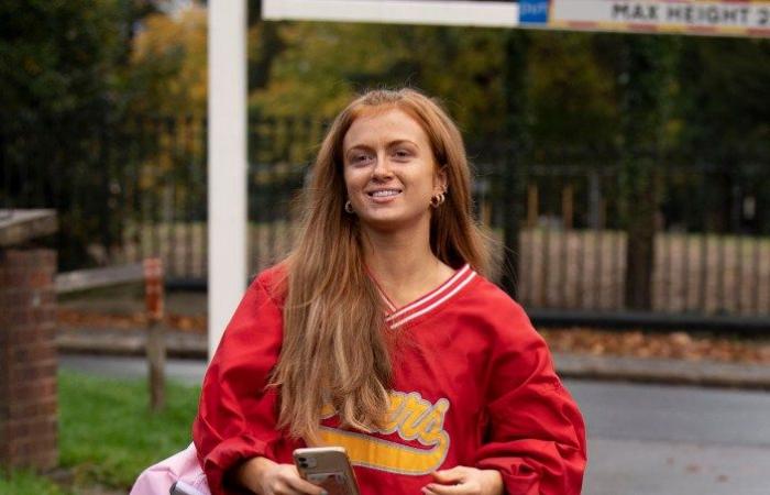 Maisie Smith flashes peach bum as she goes to grueling rehearsals...